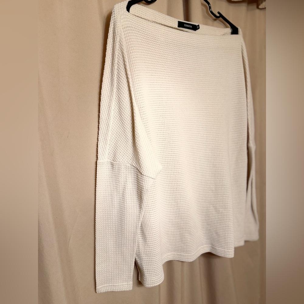 Zesica Off-the-Shoulder Cream Sweater